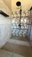 3 or 4 Beds Urban Escape Home - B&B Gaborone