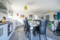 F2TH - Stylish Treehouse Flat in Batley - B&B Batley