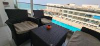 Beachfront apartment with swimming pool - Chambres d'hôtes Aourir