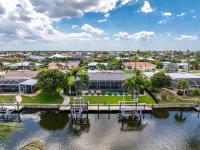 Tranquility Waterfront Villa with Pool & Dock - B&B Punta Gorda