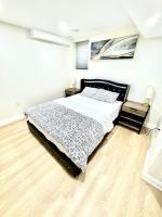 The Evening Mist 2BR Basement House - Whitby - B&B Whitby