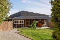 Quirky & Cool on Cork - B&B Martinborough