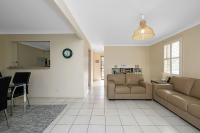 Serendipity Townhouse Near Bennetts Beach - B&B Hawks Nest