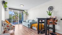 Light filled apartment near north one mile - B&B Forster