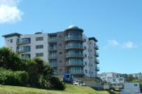Stunning Two Bed Sea View Apartment with Pool & Gym - Ferienwohnung