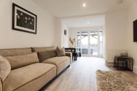 Casa Cella - Central modern house with driveway & garden - B&B Kent