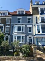 Marina Retreat - Stunning 4 bedroom, 3 bathroom house with harbour views! - Chambres d'hôtes Ramsgate