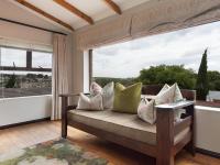 Appartamento a Pianta Aperta con 1 Camera da Letto e Vista Giardino