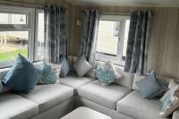 Caravan Sleeps 8 with Sea Views and Parking - B&B Morecambe