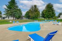 Stowe Ski, Bike & Hike Condo w/ Pools & Clubhouse - B&B Stowe