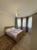 Abinur Guest House - B&B Karakol