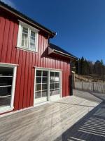 Villa ihugas - A modern Family Home close to the sea - B&B Skjelfjord