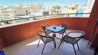 Central 2BR Apt with Huge Balcony & Views - B&B Larnaka