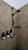 Bilocale,4 posti letto,2 bagni, parcheggio privato - Chambres d'hôtes Turin