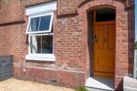Central Altrincham, Sleeps 6, 5 min walk to Metro & Town Centre - B&B Altrincham
