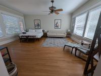 Luxurious 1BR in Grand Old Home - Chambres d'hôtes Durham