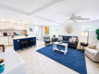 Lala's Beach House, Two! - B&B New Smyrna Beach