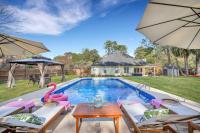 Savannah 5BR Pool, Jacuzzi, Firepit, Sports, Games - Bed and Breakfast Savannah