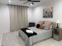 Newly built, private, and cozy - B&B Houston