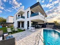 Infinity Haven Residence with Private Pool - B&B Malinska