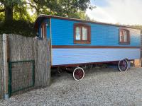 Roulotte Authentique aux Portes du Beaujolais climatisée avec terrasse Privative & Borne de Recharge - Chambres d'hôtes Montmerle-sur-Saône