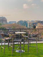 Rosebank Haus- rooftop living, business & leisure - Bed and Breakfast Johannesburg