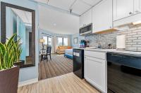 Superior Central Condo with Balcony 7 Min to Universal - B&B Orlando