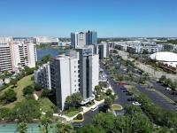 Superior Central Condo with Balcony 7 Min to Universal - B&B Orlando
