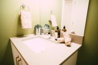 Free Parking - Historic 1BR plus Den Downtown Halifax - Chambres d'hôtes Halifax
