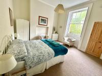 Hillside apartment, free parking - B&B Weston-super-Mare