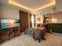 MIAMI WOOD APART HOTEL NEW 2025 - PRIVATE TERRACE - Parking - Beach 5 min - B&B Hollywood