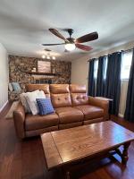 Blue Jay Cottage - B&B Enid