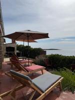 Holiday House Rivi - B&B Milna