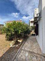 Holiday House Rivi - B&B Milna