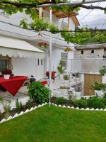 GeniGuestHouse - B&B Gjirokastër