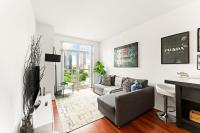 Cozy 1BR Condo with Parking & Private Balcony - Ferienwohnung Toronto
