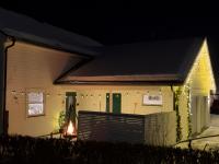 Private 50m2 guest floor with fjord view, balcony & private bath - B&B Tromsø