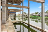 Sea Isle Sailfish Canal front in popular Sea Isle Pet Friendly - B&B Galveston