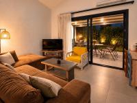 Oliva Retreat Fourka - Chambres d'hôtes Skála Foúrkas