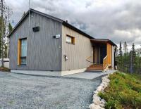 Peaceful Cabin with Hot Tub and Nature Views, Villa Lakeside Ruka - Bed and Breakfast Ruka