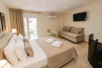 Edipsos Inn Garden Suites Private Parking - B&B Loutra Aidipsou