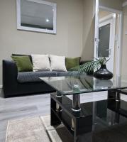 Bridge View Immaculate Holiday Home Away From Home - B&B Townhill