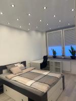 Moderne, gemütliche Wohnung mit eigenem Eingang - B&B Hechingen