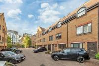 Iconic 3BR London Escape Near Tower Bridge - B&B London