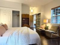 the escape - with pool & hot tub at The Ponderosa - Bed and Breakfast Houston