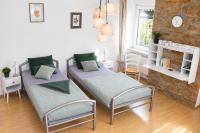 Sei hier Gast - FEWO 1 Ferienwohnung im Gesindehaus Warmsdorf, zentral zwischen Aschersleben, Bernburg und Staßfurt - B&B Güsten