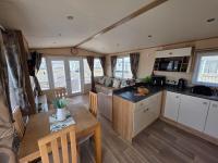 Sunnymede H14 - Fantasy Island - Ingoldmells, pet friendly, wifi, bed linen - Meadow Lakes Caravan & Lodge Hire - B&B Ingoldmells