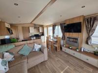 Sunnymede H14 - Fantasy Island - Ingoldmells, pet friendly, wifi, bed linen - Meadow Lakes Caravan & Lodge Hire - B&B Ingoldmells
