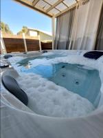דירת נופש התבור Hatvor condo - Chambres d'hôtes Shadmot Dvora