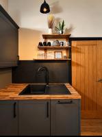 Vicarage 374, Historic 3-Bed 3 bedrooms with Parking - B&B Bradford